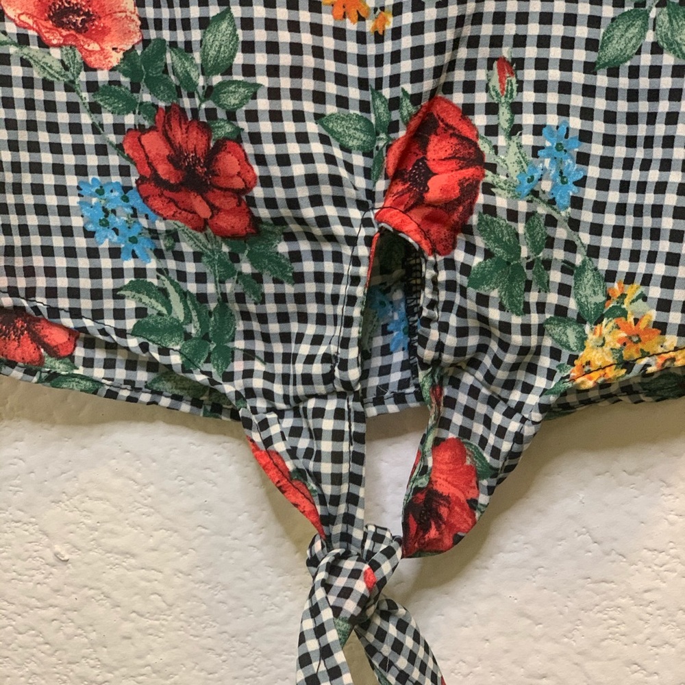 Checkered/Floral top - Picture 2 of 4